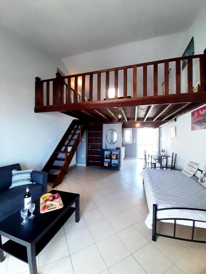 شقة Christina'S Sea House نيكيتي المظهر الخارجي الصورة